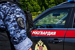 Столичные росгвардейцы задержали мужчину, нанёсшего телесные повреждения своему оппоненту