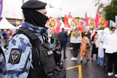 Столичные росгвардейцы обеспечили безопасность крестного хода
